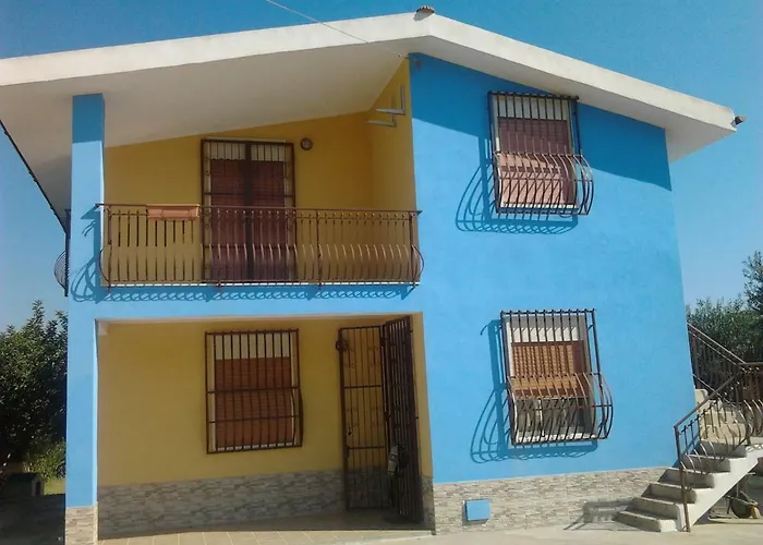 Gio Con Piscina Feriehus *