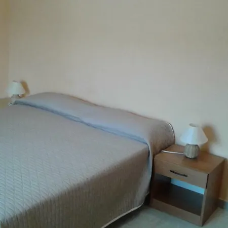 Gio Con Piscina Syrakus